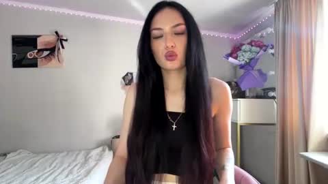 Snapshot of reginavandivier chatting on June 23, 2026, 1:42 pm Amelia online show from June 23, 2026, 1:42 pm