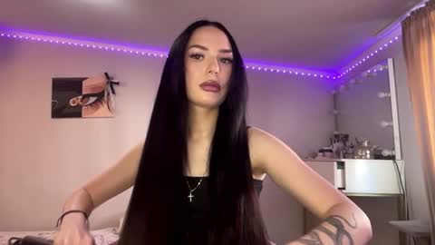 Snapshot of reginavandivier chatting on July 7, 2026, 7:23 am Amelia online show from July 7, 2026, 7:23 am