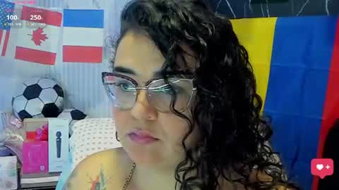 Snapshot of reginavegaa chatting on June 18, 2026, 10:19 am reginavegaa online show from June 18, 2026, 10:19 am
