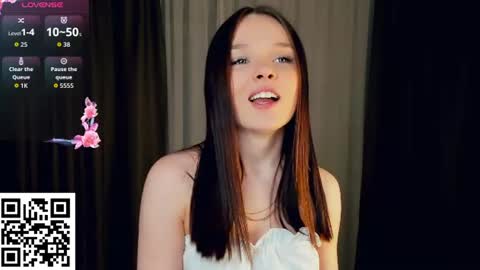 Snapshot of reginiasaccone chatting on June 15, 2026, 6:43 pm Emily - online show from June 15, 2026, 6:43 pm
