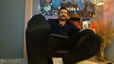   REIKO  online show from April 8, 2026, 2:28 pm