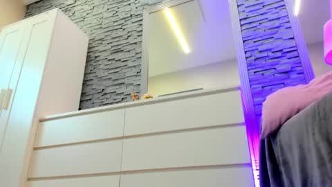 reina cummings online show from April 9, 2026, 6:52 am