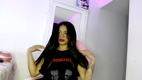 reina_reina online show from December 2, 2025, 11:34 pm