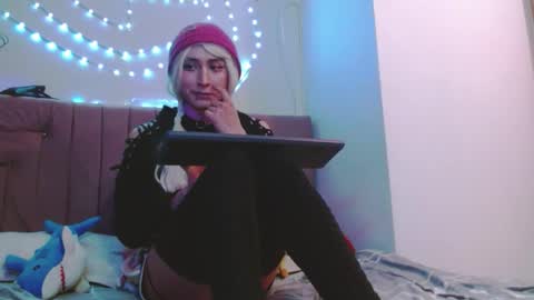 Snapshot of reiv_femboy chatting on March 22, 2026, 5:33 am reiv_femboy online show from March 22, 2026, 5:33 am