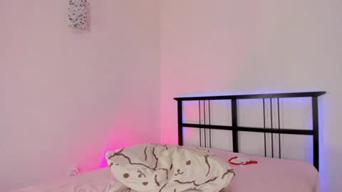 Snapshot of relaxi_g1rl chatting on July 28, 2026, 7:39 pm Elly online show from July 28, 2026, 7:39 pm
