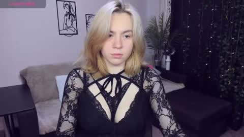 Snapshot of remipeach chatting on June 3, 2026, 3:39 pm RemiPeach online show from June 3, 2026, 3:39 pm