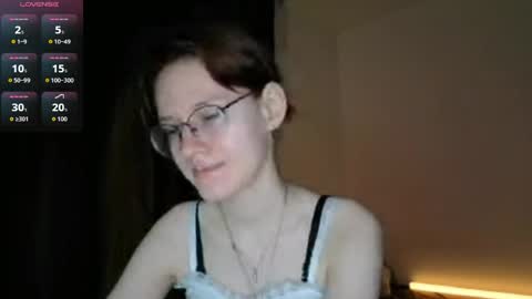 Snapshot of renaeblaski chatting on May 29, 2026, 7:01 pm Claire online show from May 29, 2026, 7:01 pm
