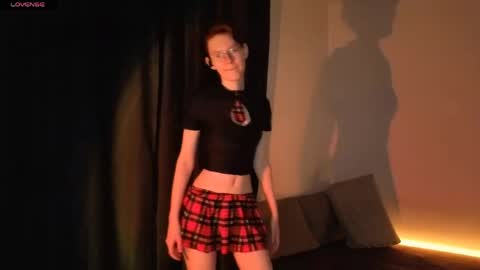 Snapshot of renaeblaski chatting on May 31, 2026, 3:52 pm Claire online show from May 31, 2026, 3:52 pm