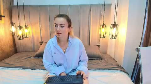 Snapshot of renata_fitnes chatting on June 2, 2026, 12:18 pm renata_fitnes online show from June 2, 2026, 12:18 pm