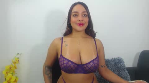 renatabrownn28 online show from March 30, 2026, 7:20 am