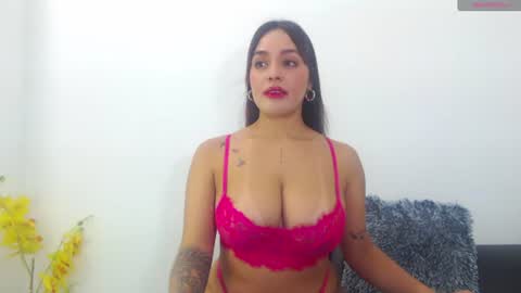 Snapshot of renatabrownn28 chatting on July 3, 2026, 3:35 am renatabrownn28 online show from July 3, 2026, 3:35 am