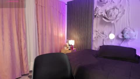 Snapshot of renatamason chatting on April 23, 2026, 4:35 am Renata online show from April 23, 2026, 4:35 am