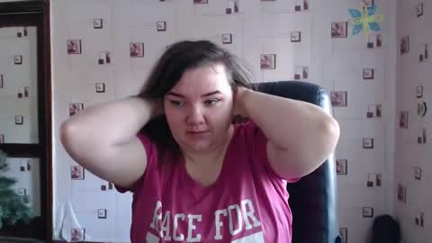 renataoia online show from February 7, 2025, 9:47 am