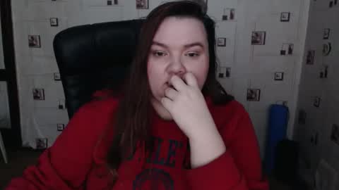 renataoia online show from February 11, 2026, 4:01 pm