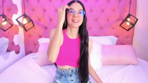 Snapshot of renataoviedo chatting on April 21, 2026, 11:40 pm Renata Oviedo online show from April 21, 2026, 11:40 pm