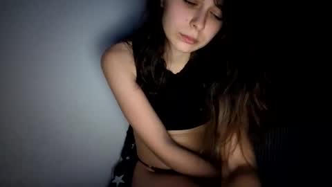 Snapshot of renee_loah chatting on November 13, 2025, 10:19 pm renee_loah online show from November 13, 2025, 10:19 pm
