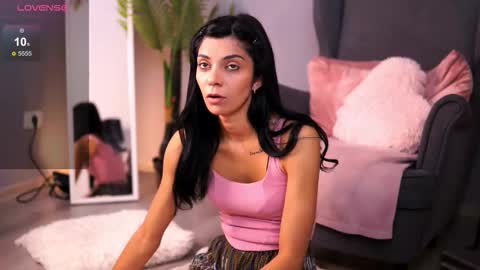 Rena online show from October 29, 2025, 4:59 am