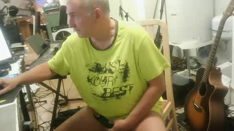 Snapshot of renefr chatting on September 29, 2025, 5:40 pm renefr online show from September 29, 2025, 5:40 pm