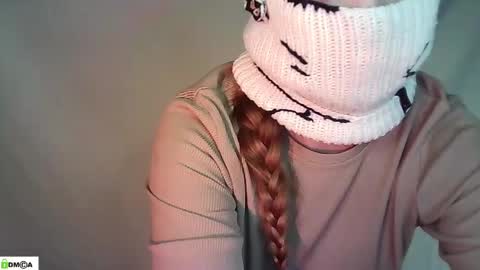 Snapshot of renesme_lusilia chatting on May 11, 2026, 2:50 am Renesme White Im here from Monday to Friday online show from May 11, 2026, 2:50 am