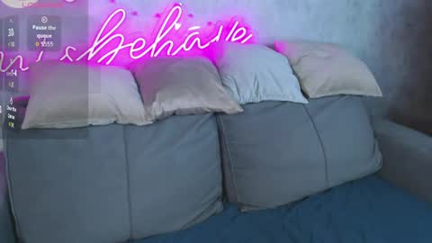 Renesmy online show from March 26, 2026, 10:48 pm