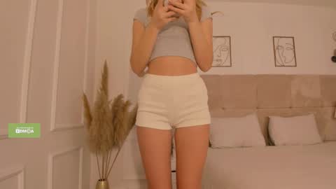 Rennatha online show from February 22, 2026, 10:14 am