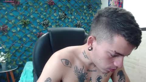 R E N E  online show from March 6, 2025, 11:47 am