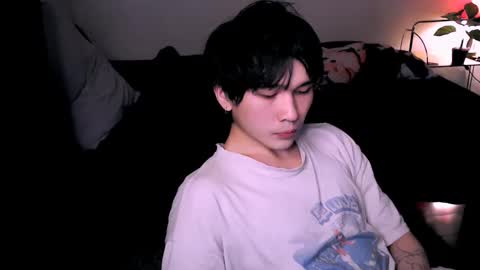 rennuts online show from November 23, 2025, 9:42 am