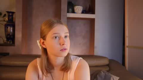 Snapshot of revamcallister chatting on June 10, 2026, 5:39 am revamcallister online show from June 10, 2026, 5:39 am