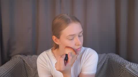 Snapshot of revamcallister chatting on June 19, 2026, 4:39 am revamcallister online show from June 19, 2026, 4:39 am
