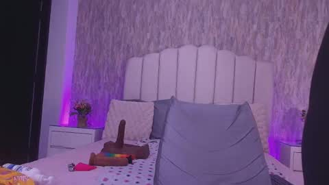 Snapshot of reven_lilith chatting on May 9, 2026, 3:12 am REVEN online show from May 9, 2026, 3:12 am