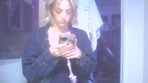 reversecowgirl713 online show from February 17, 2026, 3:36 am