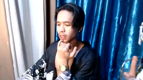 rey_004 online show from October 14, 2025, 8:04 am