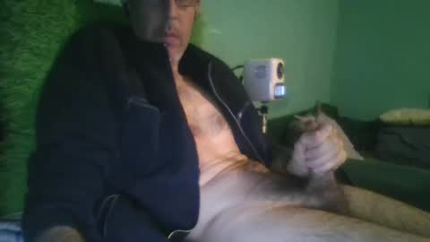 Snapshot of reyes_albert2006 chatting on March 10, 2025, 11:53 am reyes_albert2006 online show from March 10, 2025, 11:53 am