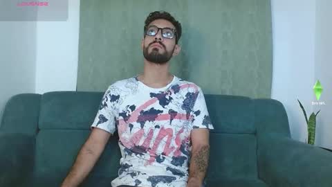 Snapshot of reypablo1 chatting on October 9, 2025, 10:52 pm REY PABLO Independent online show from October 9, 2025, 10:52 pm