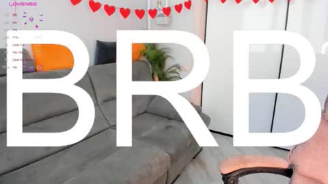 Snapshot of reze_daisies chatting on February 28, 2026, 9:10 am Reze online show from February 28, 2026, 9:10 am