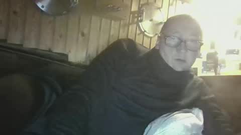 Snapshot of rezznova chatting on April 2, 2026, 6:05 pm Joe online show from April 2, 2026, 6:05 pm