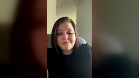 riah_babbie online show from May 11, 2026, 4:04 pm