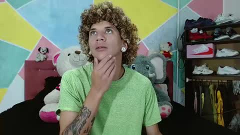 Snapshot of rich_de_la_rosa chatting on January 8, 2025, 5:59 pm rich and kitty online show from January 8, 2025, 5:59 pm