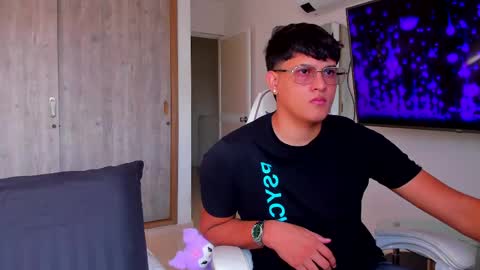 Snapshot of rick_shellby chatting on April 13, 2026, 12:21 pm Rick online show from April 13, 2026, 12:21 pm