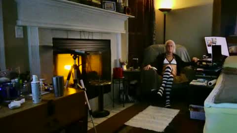 PINK HOLE TWINK online show from January 18, 2025, 4:04 am