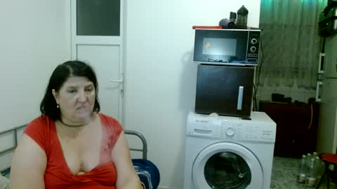 Snapshot of ridemerafsuzana chatting on December 4, 2024, 3:21 pm Ridemeraf online show from December 4, 2024, 3:21 pm