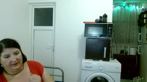 Snapshot of ridemerafsuzana chatting on December 4, 2024, 6:39 pm Ridemeraf online show from December 4, 2024, 6:39 pm