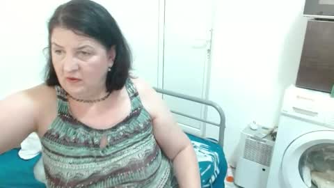 Snapshot of ridemerafsuzana chatting on October 8, 2025, 9:29 am Ridemeraf online show from October 8, 2025, 9:29 am