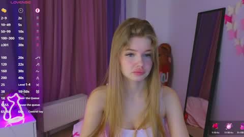 Rina online show from April 16, 2026, 8:31 pm