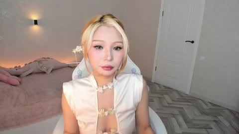 Snapshot of rileymee chatting on January 18, 2025, 11:22 pm rileymee online show from January 18, 2025, 11:22 pm