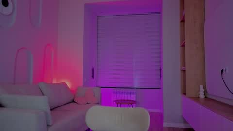 Snapshot of rileymee chatting on October 10, 2025, 12:37 pm rileymee online show from October 10, 2025, 12:37 pm