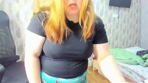 Snapshot of rina16 chatting on June 18, 2026, 9:36 am rina16 online show from June 18, 2026, 9:36 am