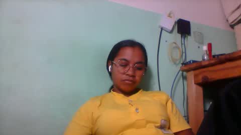 rinah856024 online show from April 25, 2026, 1:52 pm