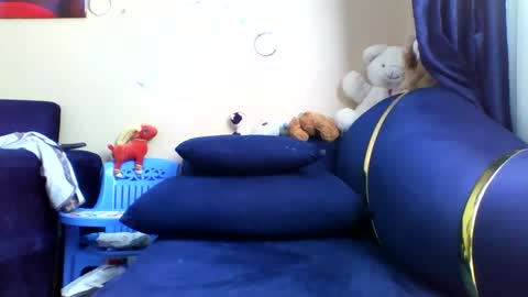 Snapshot of rio_sky chatting on October 10, 2025, 5:06 am cookie online show from October 10, 2025, 5:06 am