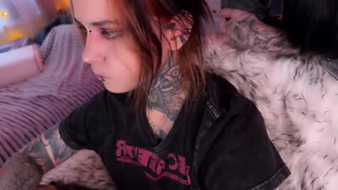   DianaBrite            fansl y online show from December 21, 2025, 12:23 pm